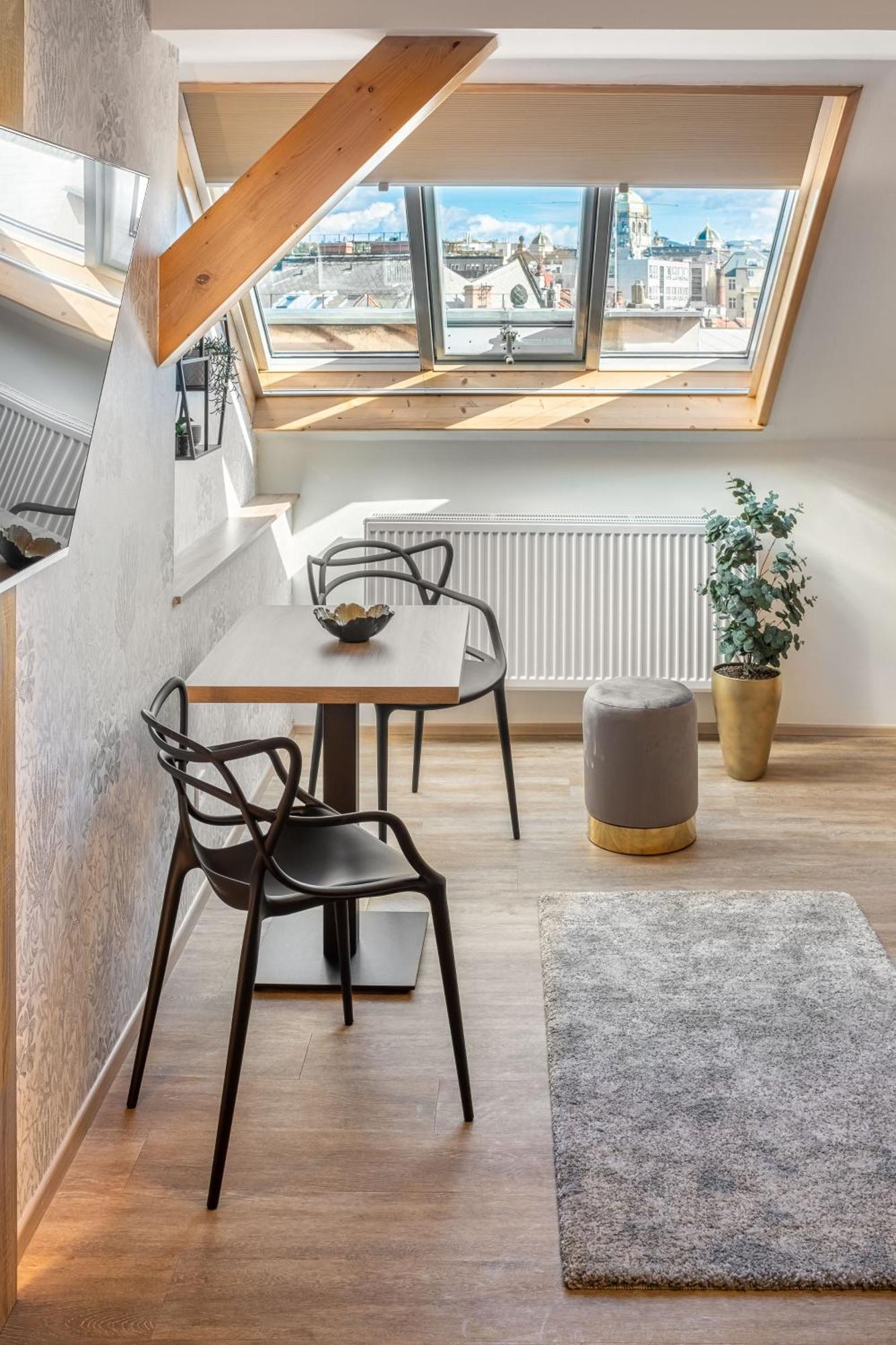 Theatre 9 Apartments By Adrez Prag Dış mekan fotoğraf